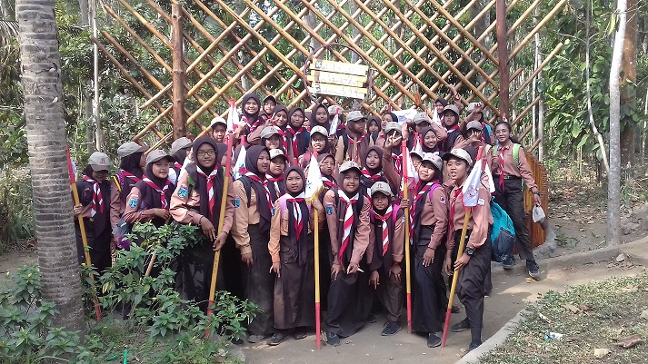 Diklat DIANPINRU Pramuka SMP Negeri 01 Turen di Kampoeng Boenga Grangsil